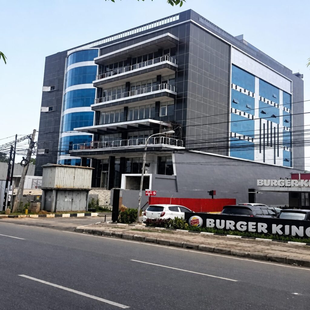 Pekerjaan curtain wall kaca dan aluminium